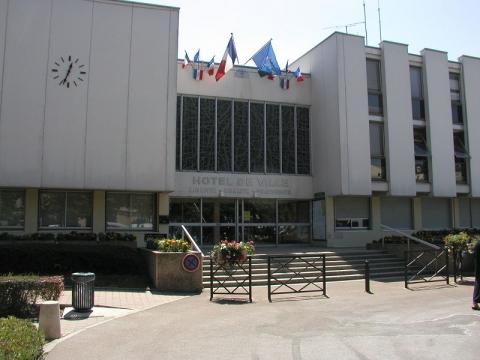 https://www.ufc78rdv.fr/sites/default/files/field/image/Mairie-Fontenay.jpg